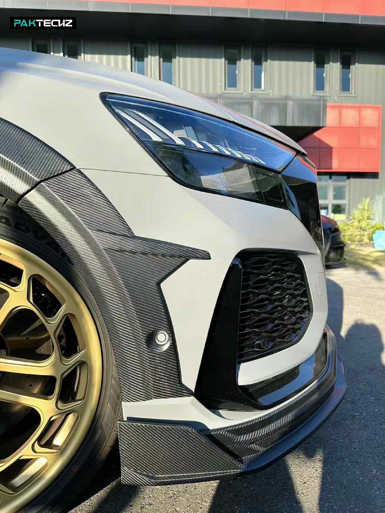 Dry Carbon Fiber Audi RSQ8 Wheel Trims (Paktechz Design)